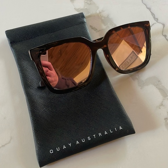 Quay Sunglasses - Picture 1 of 4
